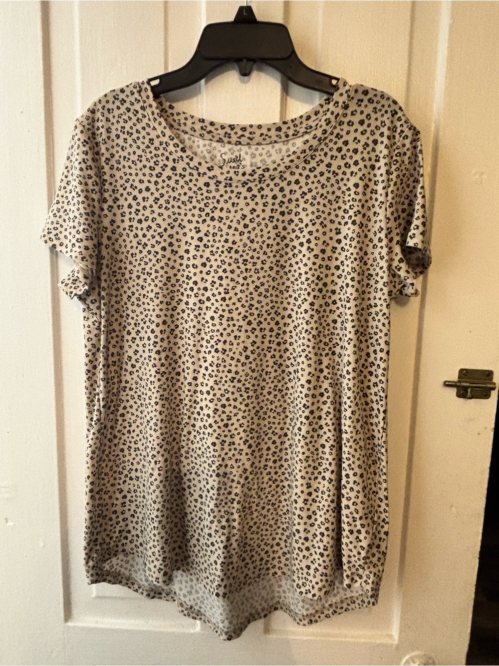 Pink Rose Beige Short Sleeve Leopard Print Tunic Top